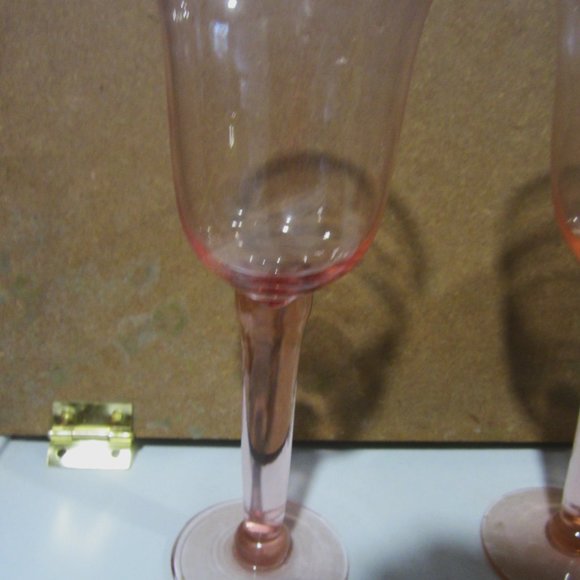 VTG PAIR OF PINK WINE GLASSES, PRETTY PINK GLASSES - Picture 2 of 5